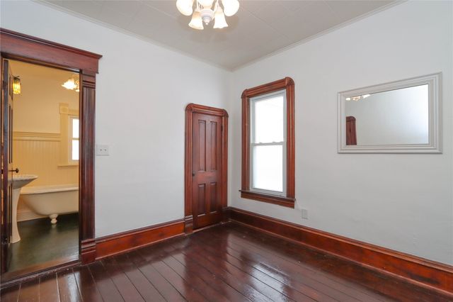 224 W Main Street, Oxford, IA 52322