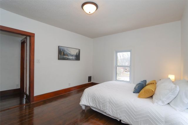 224 W Main Street, Oxford, IA 52322