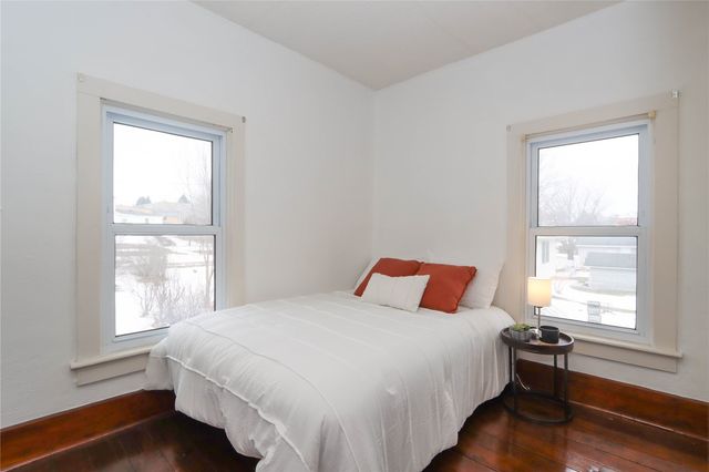 224 W Main Street, Oxford, IA 52322