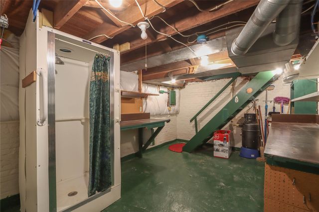 224 W Main Street, Oxford, IA 52322