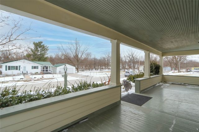 224 W Main Street, Oxford, IA 52322