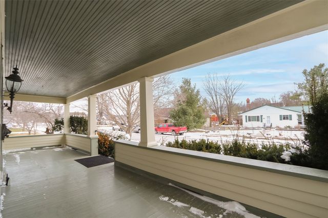 224 W Main Street, Oxford, IA 52322