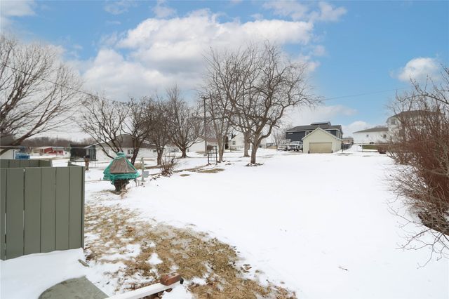 224 W Main Street, Oxford, IA 52322