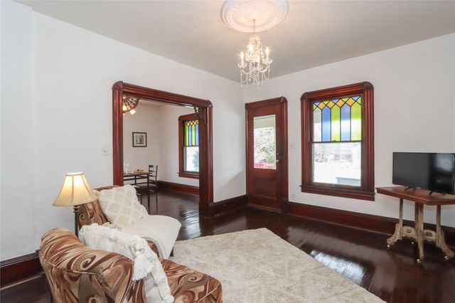 224 W Main Street, Oxford, IA 52322