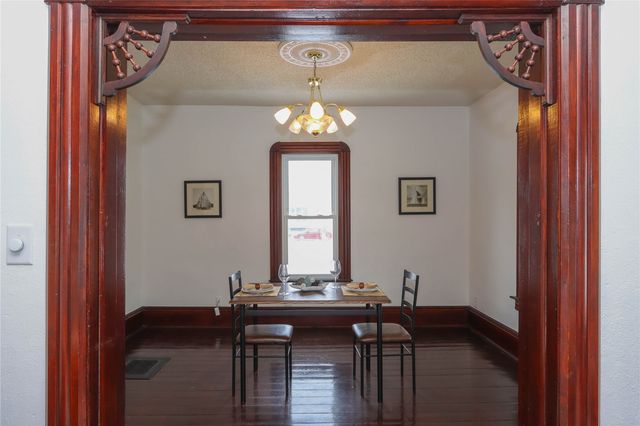 224 W Main Street, Oxford, IA 52322