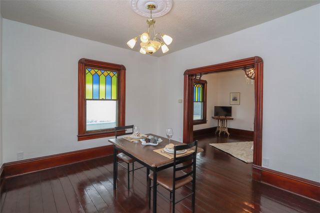 224 W Main Street, Oxford, IA 52322