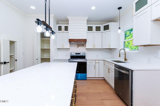 1508 N Hyde Park Avenue, Durham, NC 27701