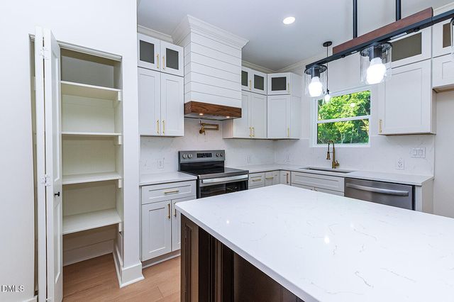 1508 N Hyde Park Avenue, Durham, NC 27701