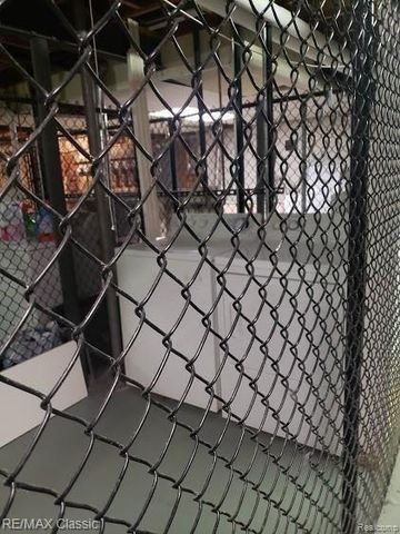 1840 Axtell Drive 5, Troy, MI 48084