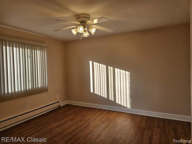 1840 Axtell Drive 5, Troy, MI 48084