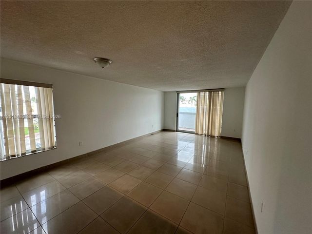 7118 Bonita Dr 305, Miami Beach, FL 33141