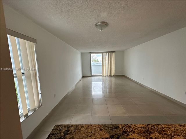 7118 Bonita Dr 305, Miami Beach, FL 33141