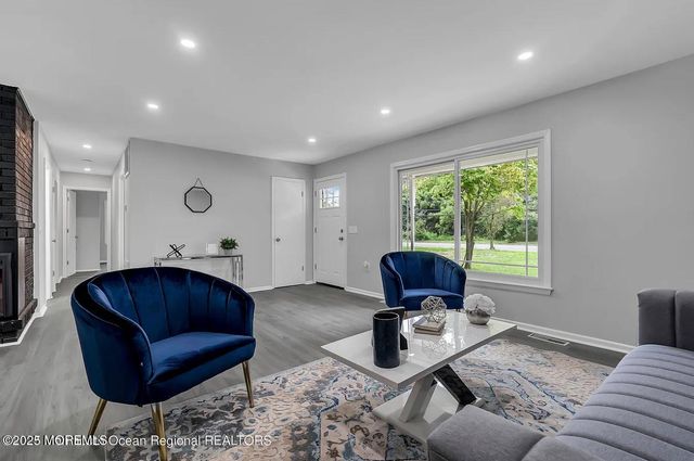 821 Bay Avenue, Toms River, NJ 08753