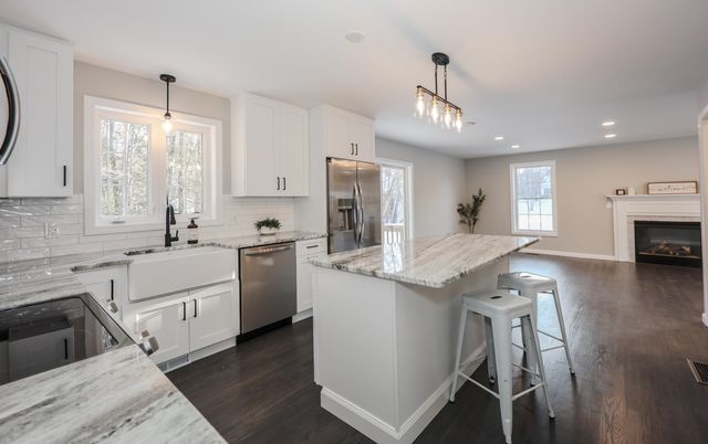 3 Pine Bluff, Derry, NH 03038