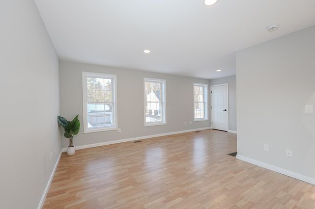 3 Pine Bluff, Derry, NH 03038