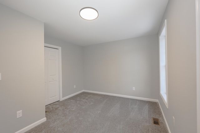 3 Pine Bluff, Derry, NH 03038