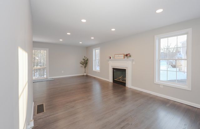 3 Pine Bluff, Derry, NH 03038