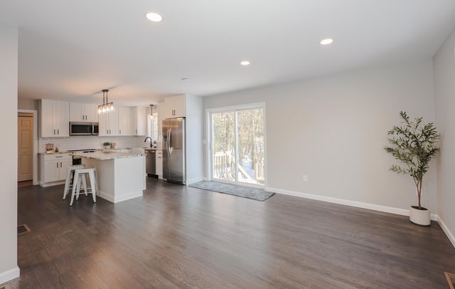 3 Pine Bluff, Derry, NH 03038