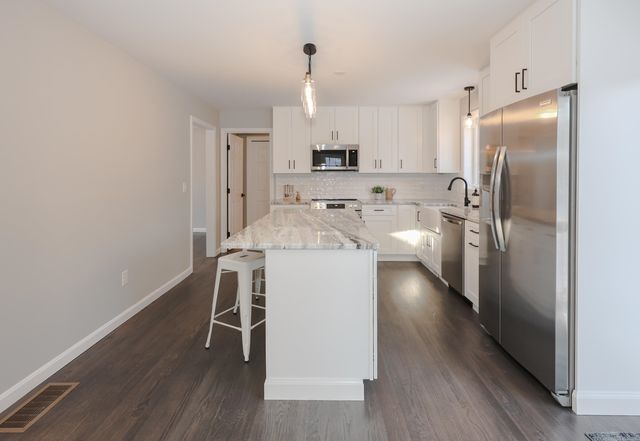 3 Pine Bluff, Derry, NH 03038