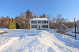 3 Pine Bluff, Derry, NH 03038