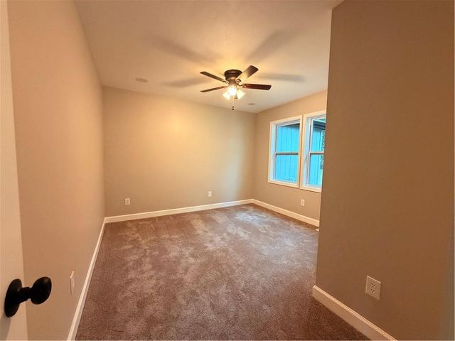 605 NE Douglas Street, Lee's Summit, MO 64063
