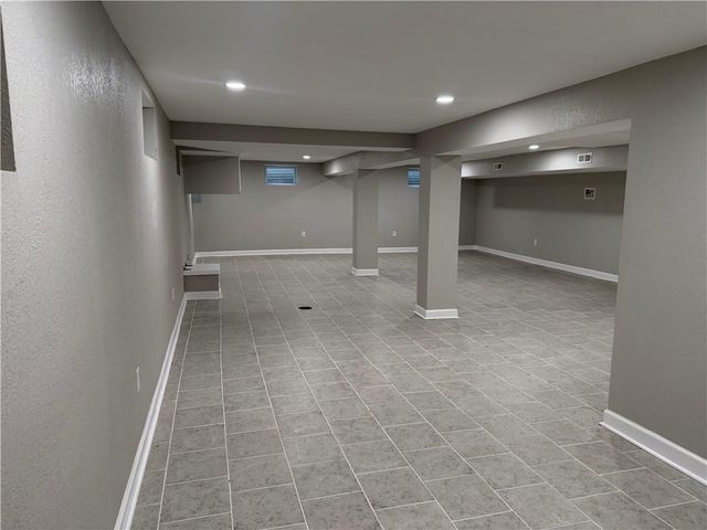 605 NE Douglas Street, Lee's Summit, MO 64063