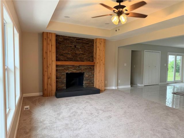 605 NE Douglas Street, Lee's Summit, MO 64063
