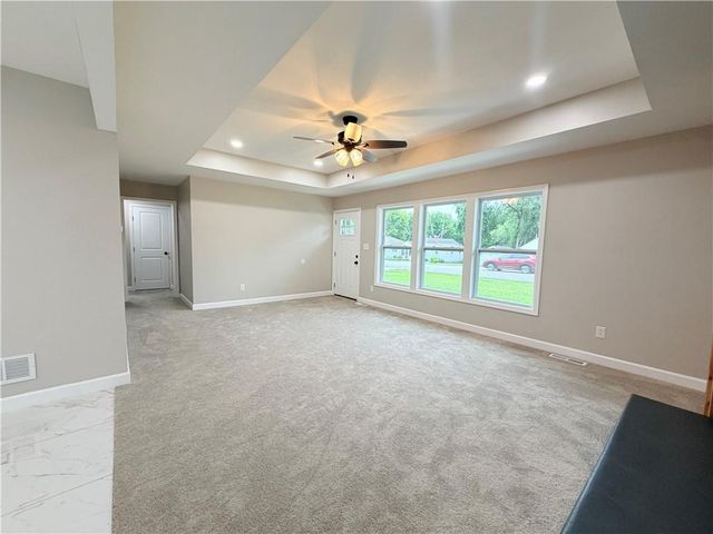 605 NE Douglas Street, Lee's Summit, MO 64063