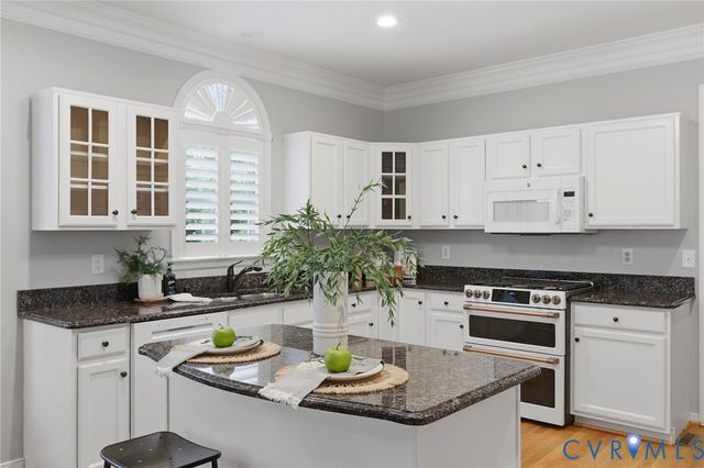 5317 Lemoore Dr, Glen Allen, VA 23059