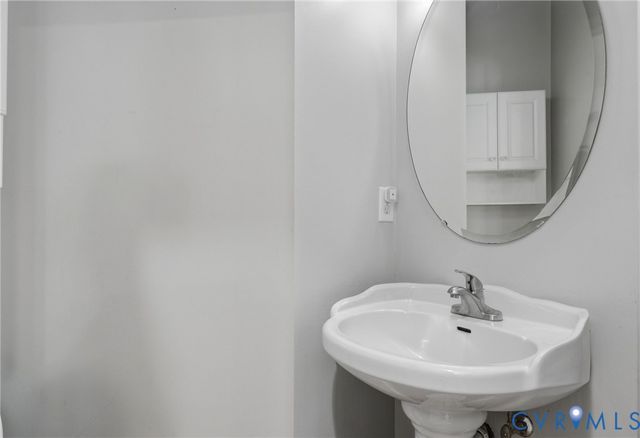5317 Lemoore Dr, Glen Allen, VA 23059