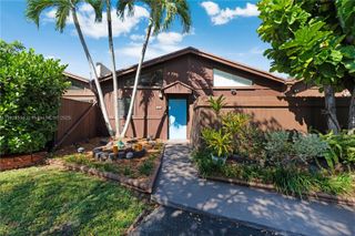 11335 SW 112th Cir Ln S, Miami, FL 33176