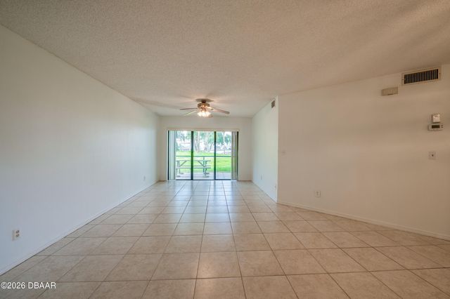 944 S Peninsula Dr Apt 108R, Daytona Beach, FL 32118