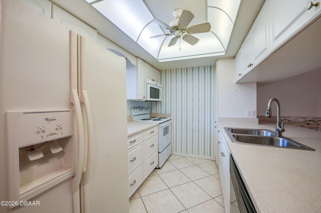 944 S Peninsula Dr Apt 108R, Daytona Beach, FL 32118