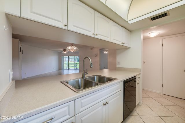944 S Peninsula Dr Apt 108R, Daytona Beach, FL 32118