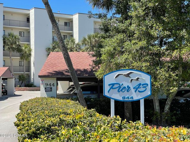 944 S Peninsula Dr Apt 108R, Daytona Beach, FL 32118