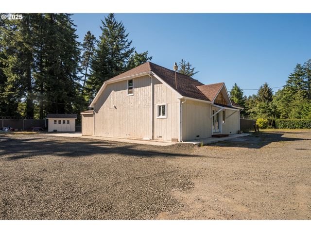68964 WILDWOOD Rd, North Bend, OR 97459