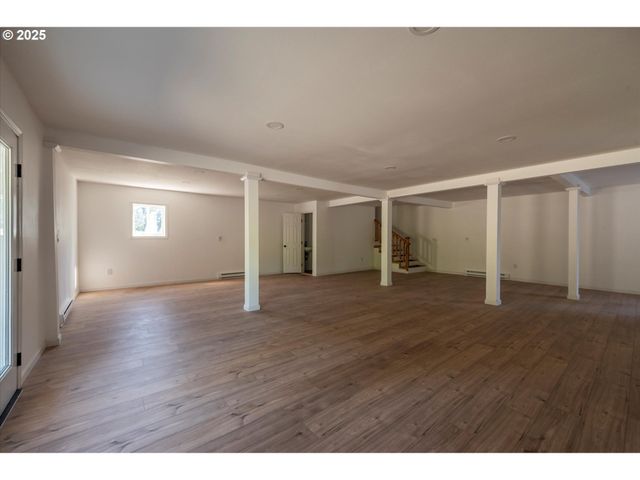 68964 WILDWOOD Rd, North Bend, OR 97459