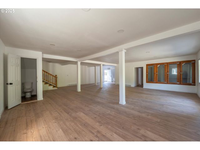 68964 WILDWOOD Rd, North Bend, OR 97459