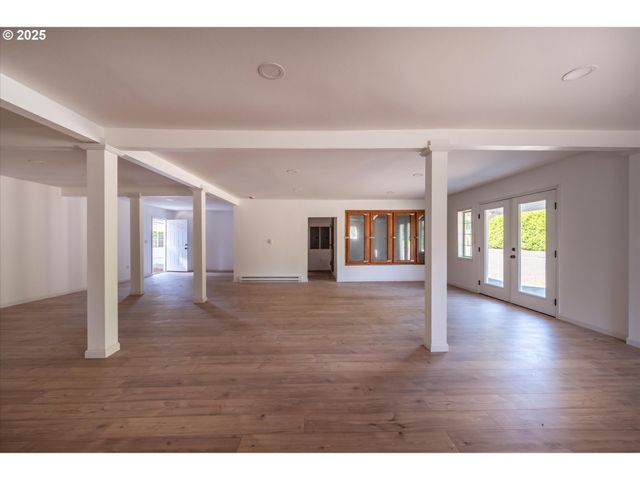 68964 WILDWOOD Rd, North Bend, OR 97459