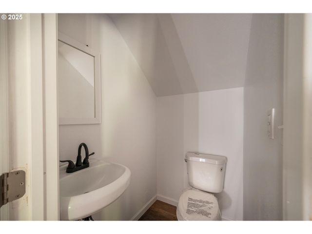 68964 WILDWOOD Rd, North Bend, OR 97459