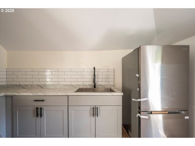 68964 WILDWOOD Rd, North Bend, OR 97459