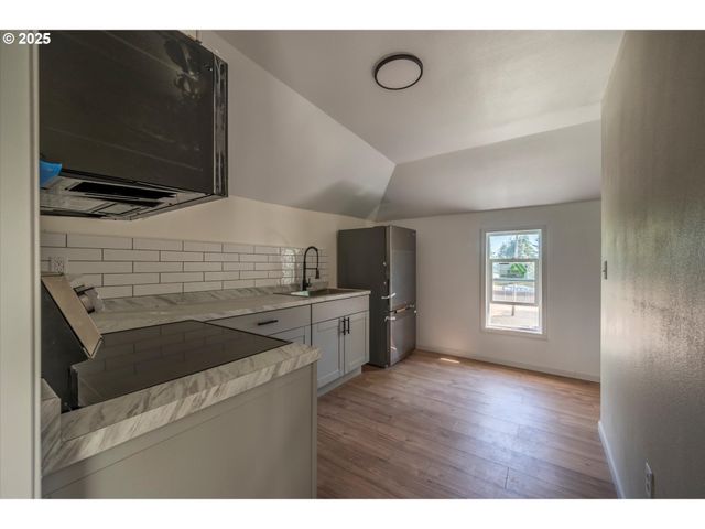 68964 WILDWOOD Rd, North Bend, OR 97459