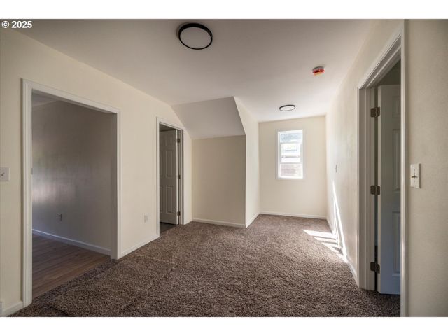 68964 WILDWOOD Rd, North Bend, OR 97459