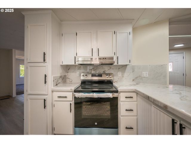 68964 WILDWOOD Rd, North Bend, OR 97459