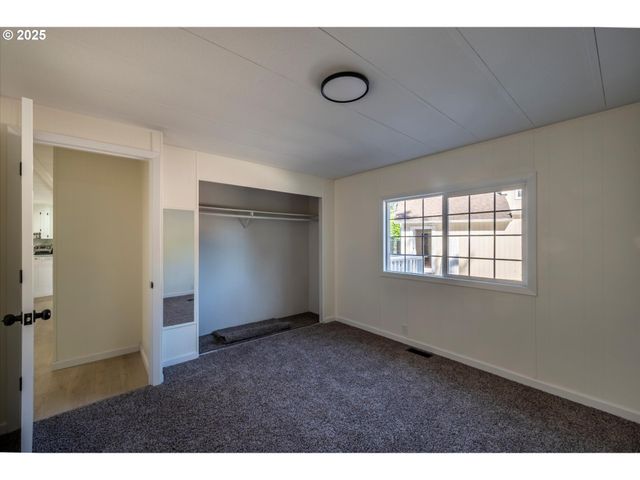 68964 WILDWOOD Rd, North Bend, OR 97459