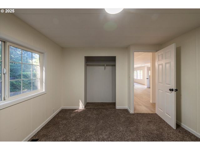 68964 WILDWOOD Rd, North Bend, OR 97459