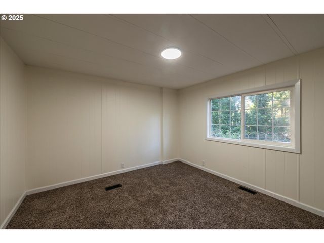 68964 WILDWOOD Rd, North Bend, OR 97459