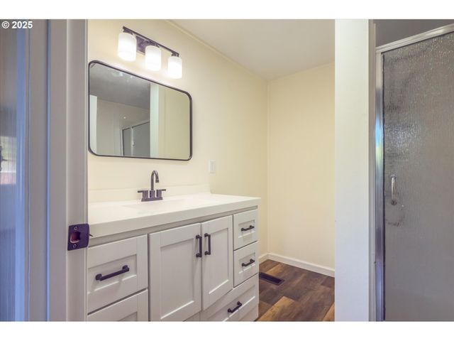 68964 WILDWOOD Rd, North Bend, OR 97459