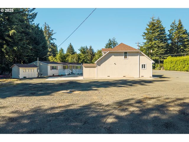 68964 WILDWOOD Rd, North Bend, OR 97459