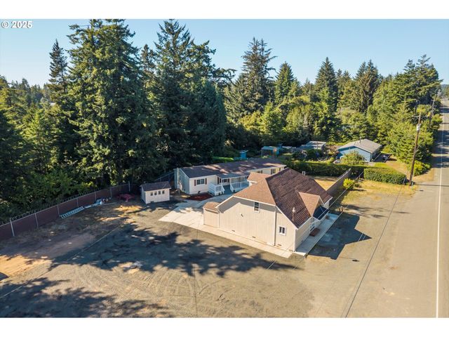 68964 WILDWOOD Rd, North Bend, OR 97459